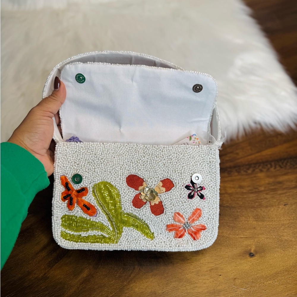 White Beaded Floral Shoulder Bag